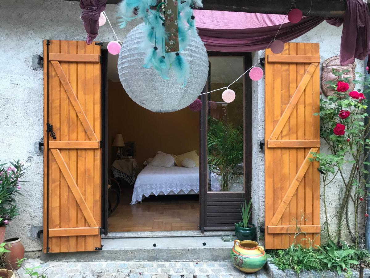 Au Pain Des Anges Hotel Saint-Gervais en-Belin Bagian luar foto
